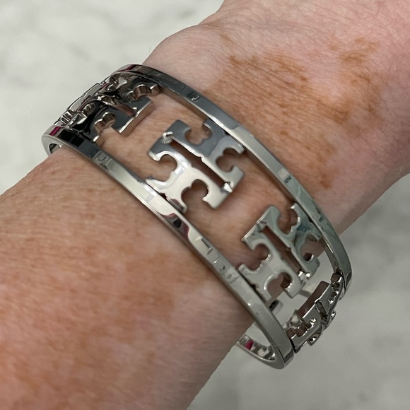Tory Burch Logo T Bangle - Picture 1 of 3